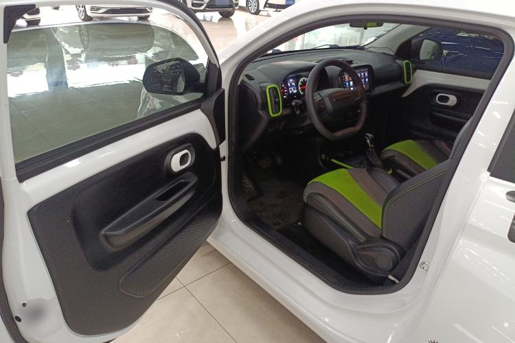 Used Roewe Clever 2021 302 km New Four-Seater Super-Efficient Version Driver Seat