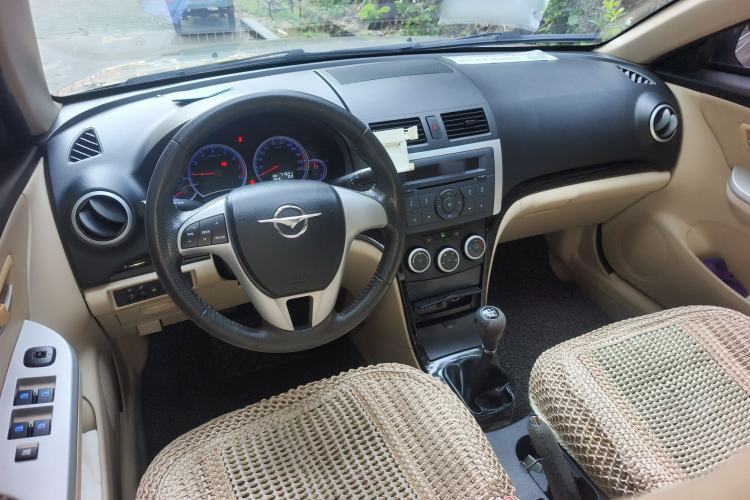 Used Haima Fumei 2014 Sedan 1.6L Manual Luxury Edition Center Console