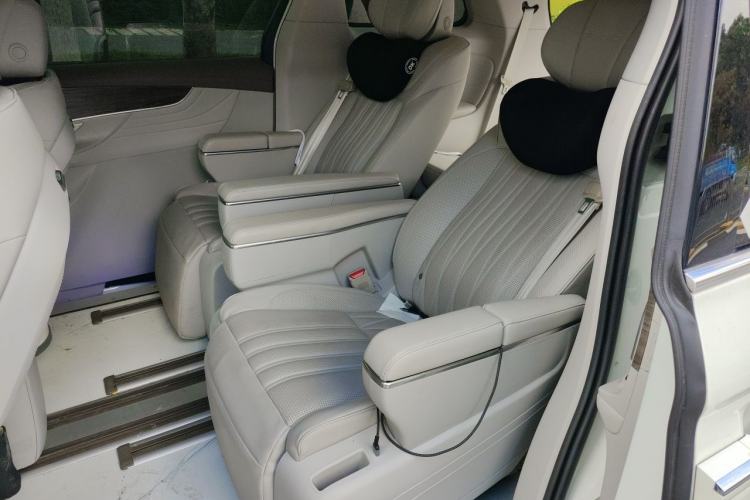 Used Roewe iMAX8 2023 400TGI Comfort Edition
