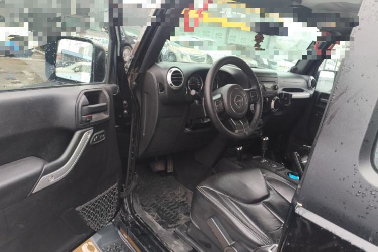 Used Jeep Wrangler 2013 3.6L Sahara two-door model Driver Seat