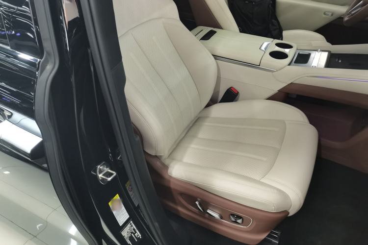 Used BYD Xia 2025 DM-i 1.5T 180km Beyond Edition Right Front Seat