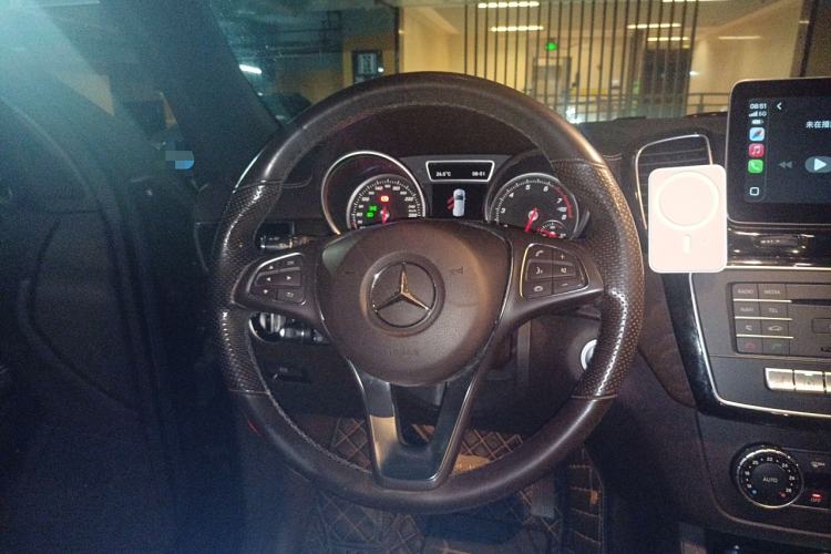 Used Mercedes-Benz GLE 2018 GLE 320 4MATIC Dynamic Edition Collector's Edition Steering Wheel