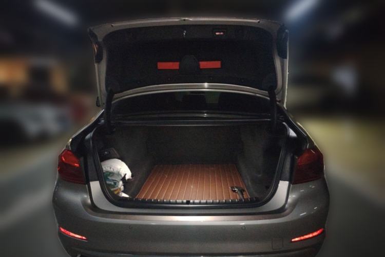 Used BMW 5 Series 2018 525Li Luxury Package Trunk