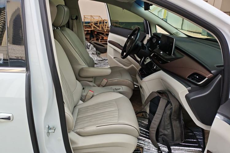 Used Buick GL8 2021 Land Cruiser Executive 652T Premium Model