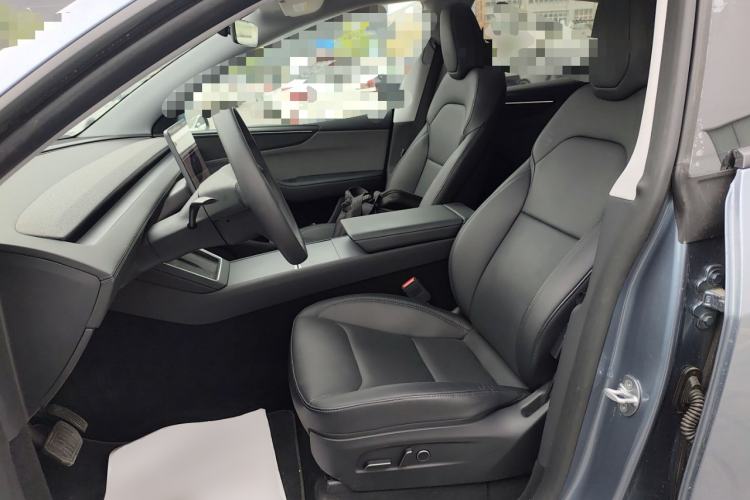 Used Tesla Model Y 2025 Rear-Wheel-Drive Version
