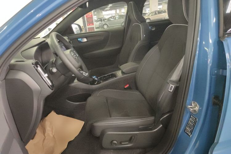 Used Volvo C40 2023 Long-Range Version
