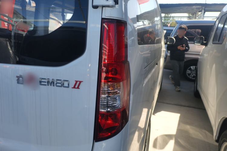 Used Chana Ruixing EM80 2025 Passenger Version Comfort Edition 6-Seater 300 km Dual-Swing Doors