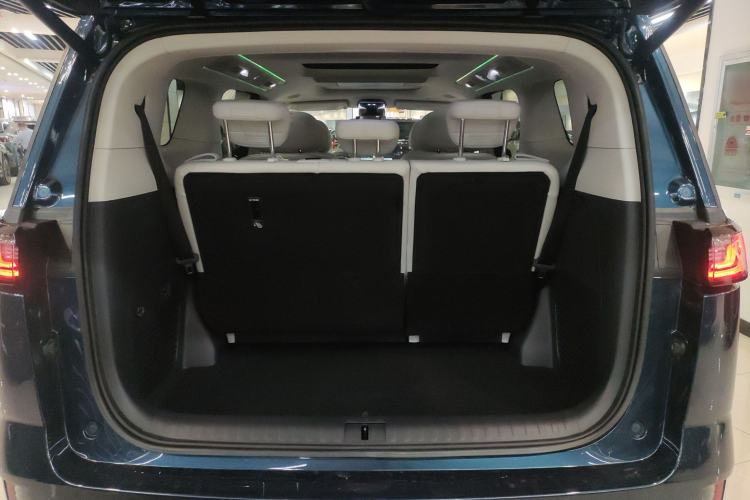 Used VOYAH Dream 2025 PHEV Four-Wheel-Drive Flagship Kunpeng Edition Trunk