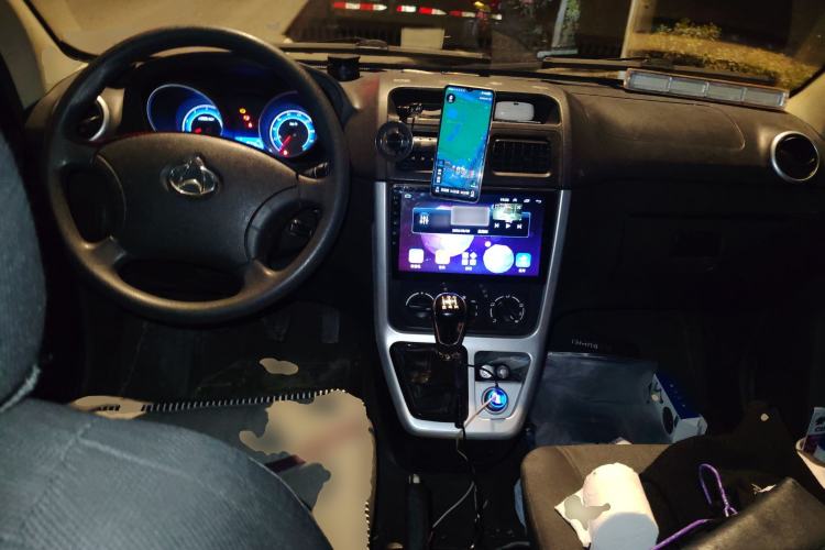 Used CHANGAN KAICHENG Ruixing M70 2019 1.5L Comfort Version 6-Seater China VI Standard Flat Roof Liftback Doors – DAM15KL Center Console