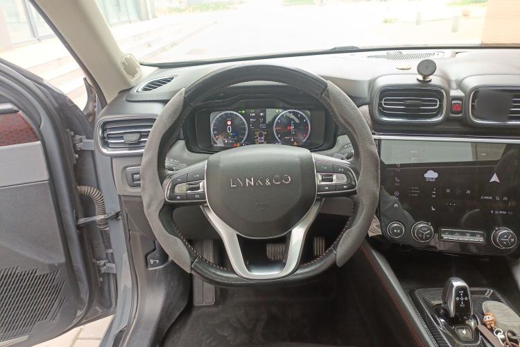 Used Lynk & Co 02 2018 1.5T DCT Two-Wheel Drive Pro Version China V Emission Standard
