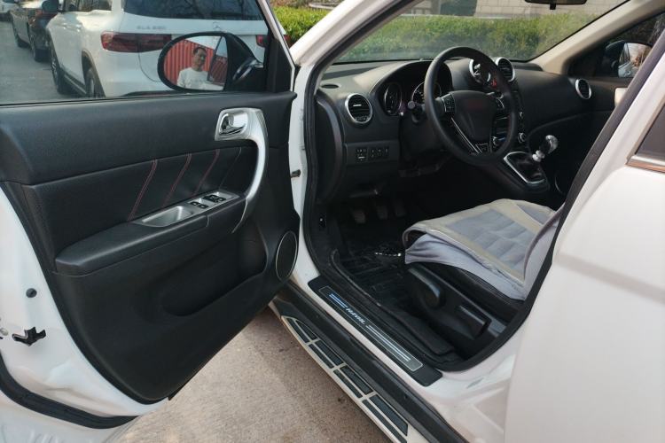 Used Haval H6 2015 Upgraded Model 1.5T Manual Two-Wheel Drive Elite Version
