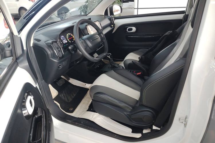 Used Roewe Clever 2021 302 km New Four-Seater Super-Efficient Version
