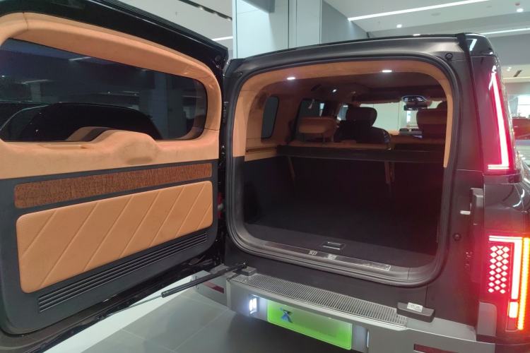 Used Yangwang U8 2023 Luxury Edition Trunk