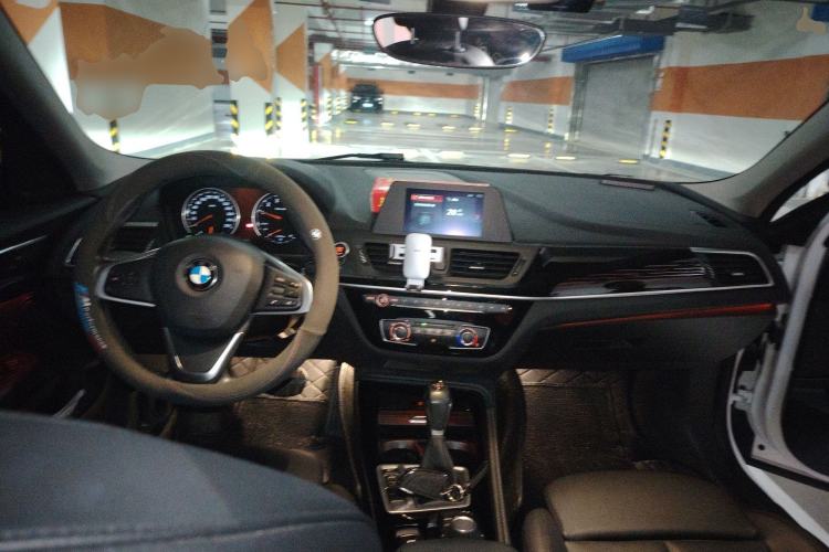 Used BMW 1 Series 2018 118i Sport Edition Center Console