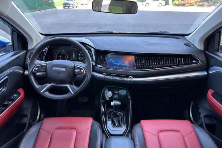 Used Haval H2s 2018 Blue Label 1.5T Dual-Clutch Fashion Edition Interior 1