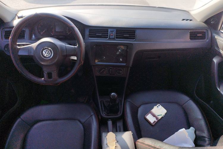 Used Volkswagen Santana 2015 1.6L Manual Fashion Edition Center Console