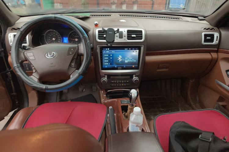 Used Huatai Boliger 2014 2.0T Manual Two-Wheel Drive Smart & Quiet Edition Center Console