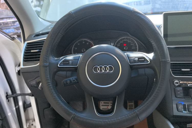 Used Audi Q5 2017 Plus 40 TFSI Ambition Model