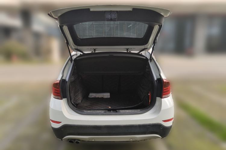 Used BMW X1 2015 sDrive18i Leading Edition
