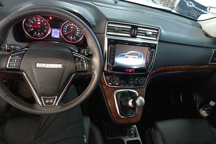 Used Haval H6 2015 Revised Version Sport Edition 1.5T Manual Transmission Two-Wheel Drive Elite Grade
