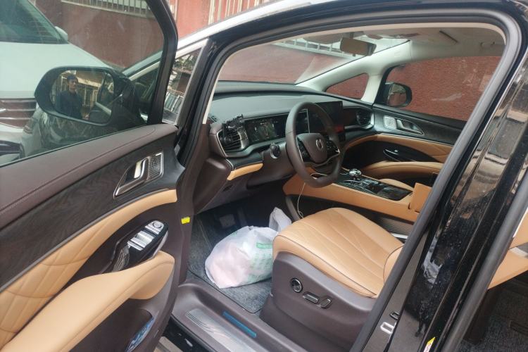 Used Denza D9 2024 DM-i 980 Four-Wheel Drive Prestige Model Driver Seat