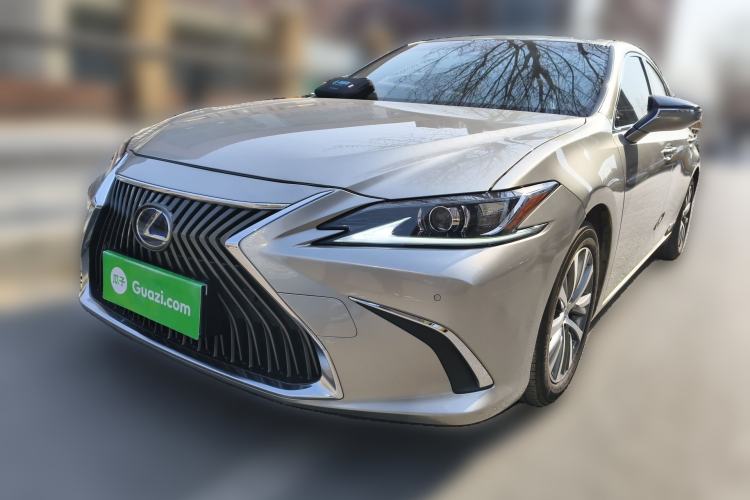 Used Lexus ES 2020 300h Premier Edition