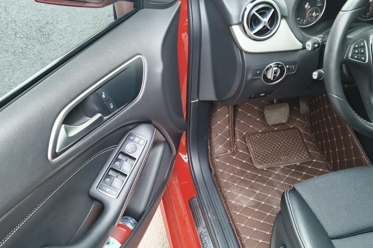 Used Mercedes-Benz B-Class 2015 B 200 Sport Edition Driver Seat