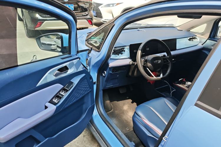 Used Geometry E Firefly 2022 401 km Linglong Tiger 4 Seats
