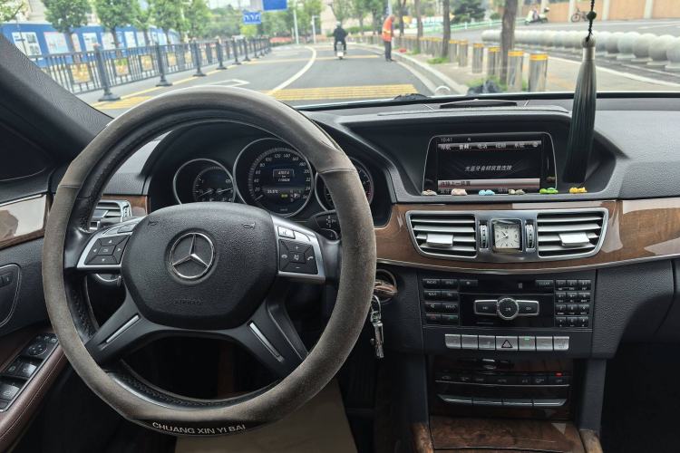 Used Mercedes-Benz E-Class 2014 E 260 L Luxury Model
