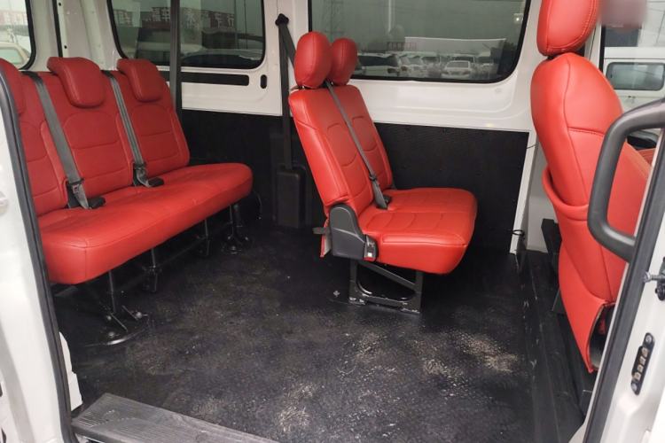 Used SAIC MAXUS Xintu V90 2022 2.0T AMT Yunjie Front-Wheel-Drive Long Wheelbase High-Roof Single-Tire Rear 7-Seater
