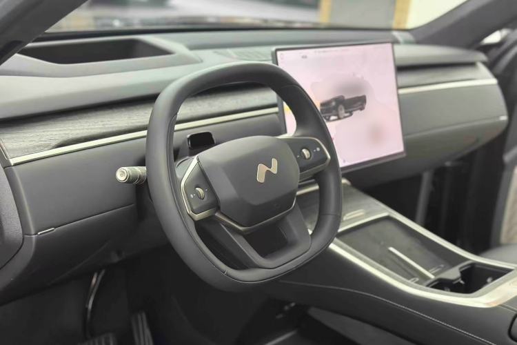 Used ONVO Luxeed L90 2025 Model—Max Six-Seater Version
