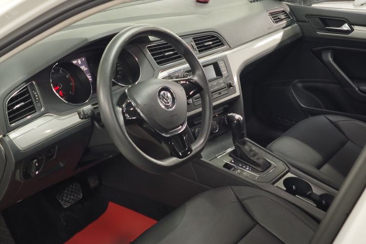 Used Volkswagen Lamando 2015 230TSI DSG Fashion Edition
