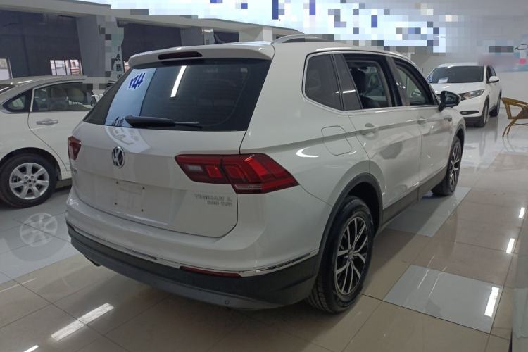 Used Volkswagen Tiguan L 2018 330TSI Automatic Two-Wheel Drive Luxury Edition Rear Right 45 Deg
