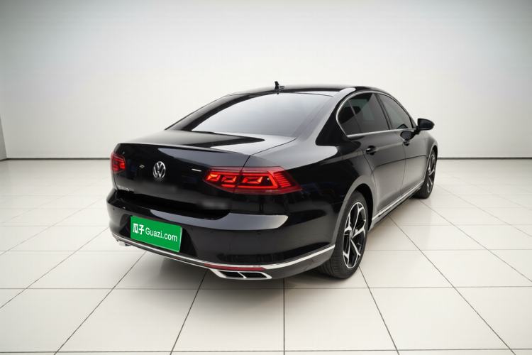 Used Volkswagen Magotan 2025 Zhongxiang Version 330TSI DSG Luxury Edition Rear Right 45 Deg