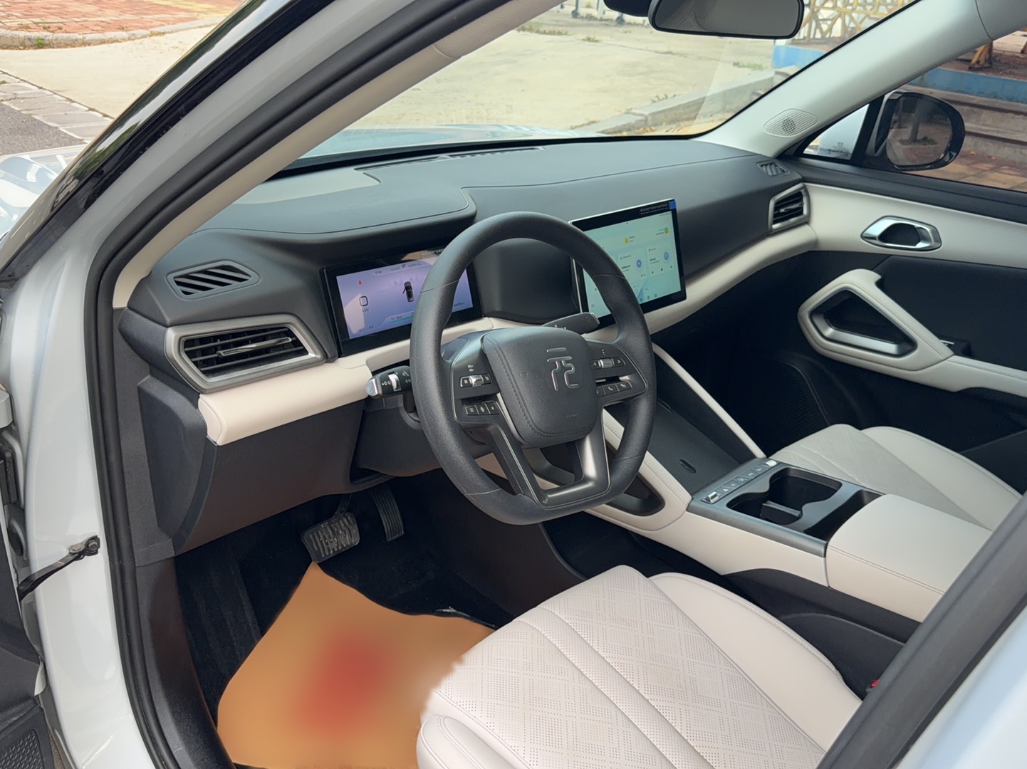BYD Yuan UP 2025 Model 301KM Leading Version — снимка 9