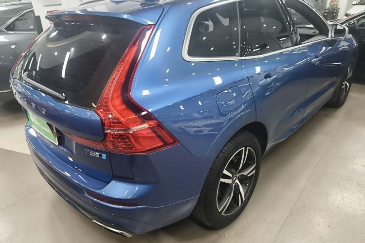 Used Volvo XC60 2018 T5 4x4 Smart & Sporty Edition Rear Right 45 Deg