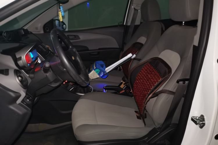 Used Chevrolet Aveo Sonic 2011 Sedan 1.4L MT SL
