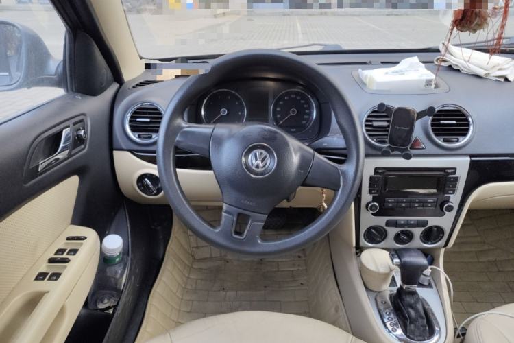 Used Volkswagen Lavida 2011 1.6L Automatic Premium Edition Steering Wheel