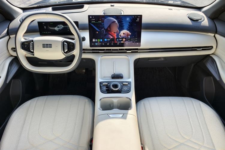 Used Geely Galaxy Xingjian 7 EM-i 2025 120km Exploration+ Version Interior 1