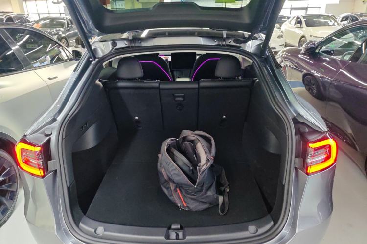 Used Tesla Model Y 2024 Long-Range All-Wheel-Drive Version