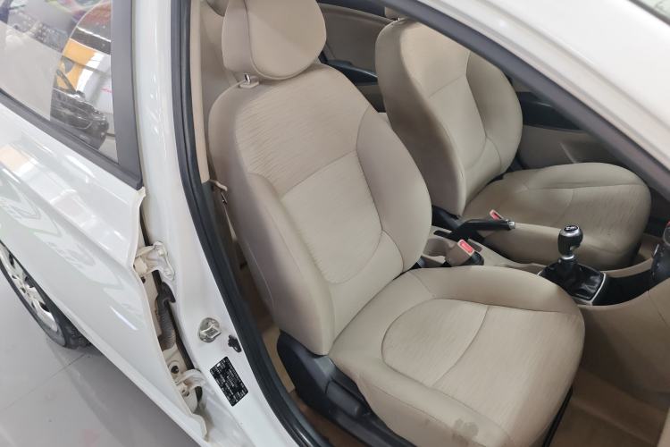 Used Hyundai Verna (older generation) 2014 1.4L Manual Smart GLS Trim