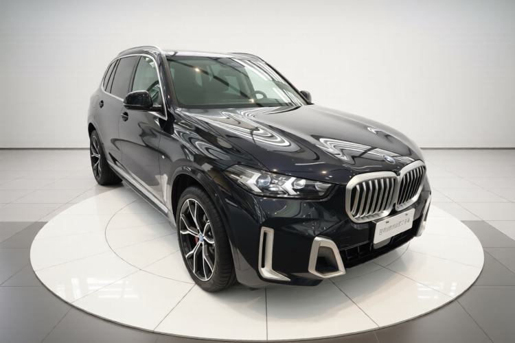 Used BMW X5 2023 xDrive 30Li Luxury M Sport Package Exterior 1