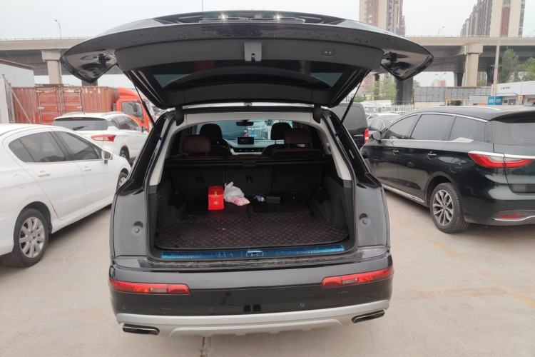 Used Audi Q7 2018 45 TFSI Technology Edition Trunk