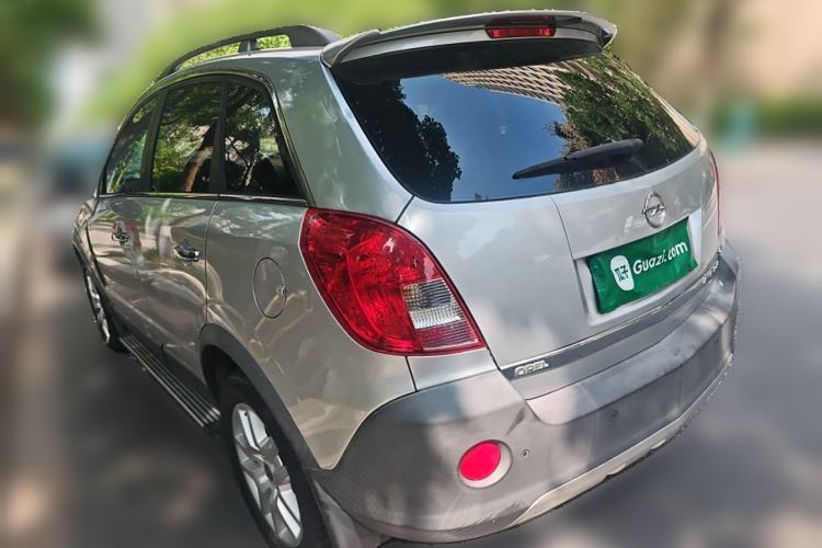 Used Opel Antara 2011 2.4 Luxury Two-Wheel-Drive Version
