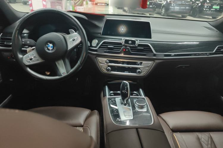 Used BMW 7 Series 2021 730Li M Sport Package Center Console