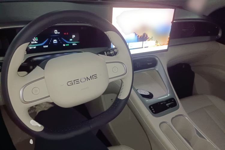 Used Geely Galaxy Geome 2025 UP 410km Exploration Edition Center Console