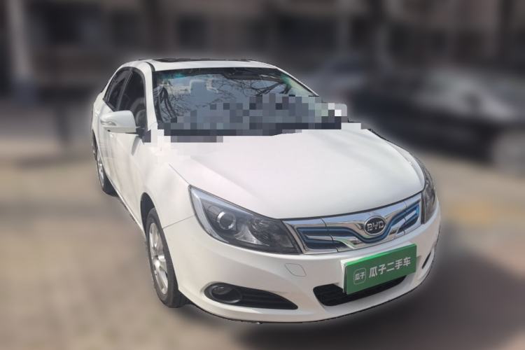 Used BYD e5 2017 300 Prestige Edition Front Right 45 Deg