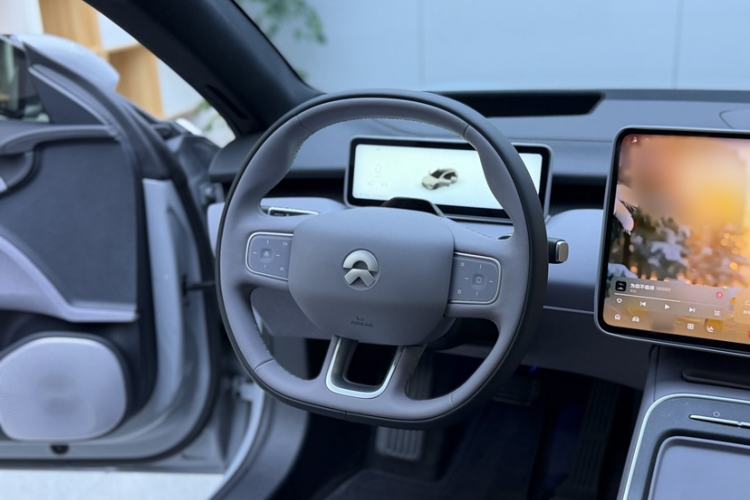 Used Nio ET5T 2025 75 kWh Touring Interior 2