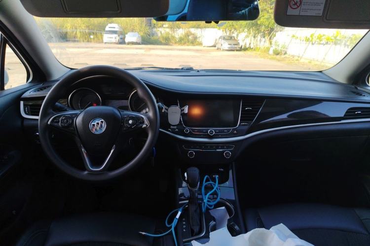 Ojetý Buick Verano 2017 Sedan 20T Dual-Clutch Leading Model
