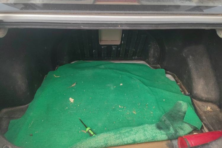 Used Hyundai Celesta 2011 1.6L Manual Luxury Model Trunk